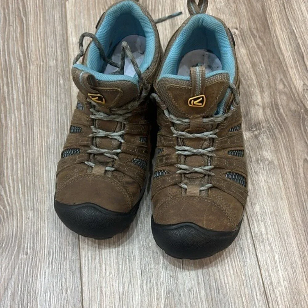 Keen Women's Voyagur Brown Hiking Shoes with Blue Interior size 8 missing insole